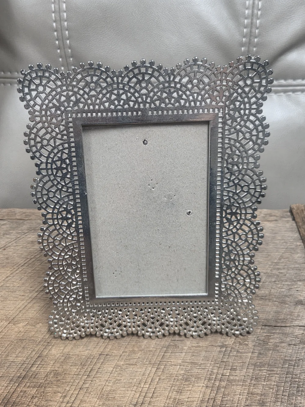 Vintage Vibe Bella Lux Silvertone Metal Frame w/ Delicate Filigree Pattern Bin Q